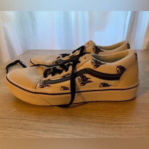 Vans Old Skool Skull Print size 7 womens